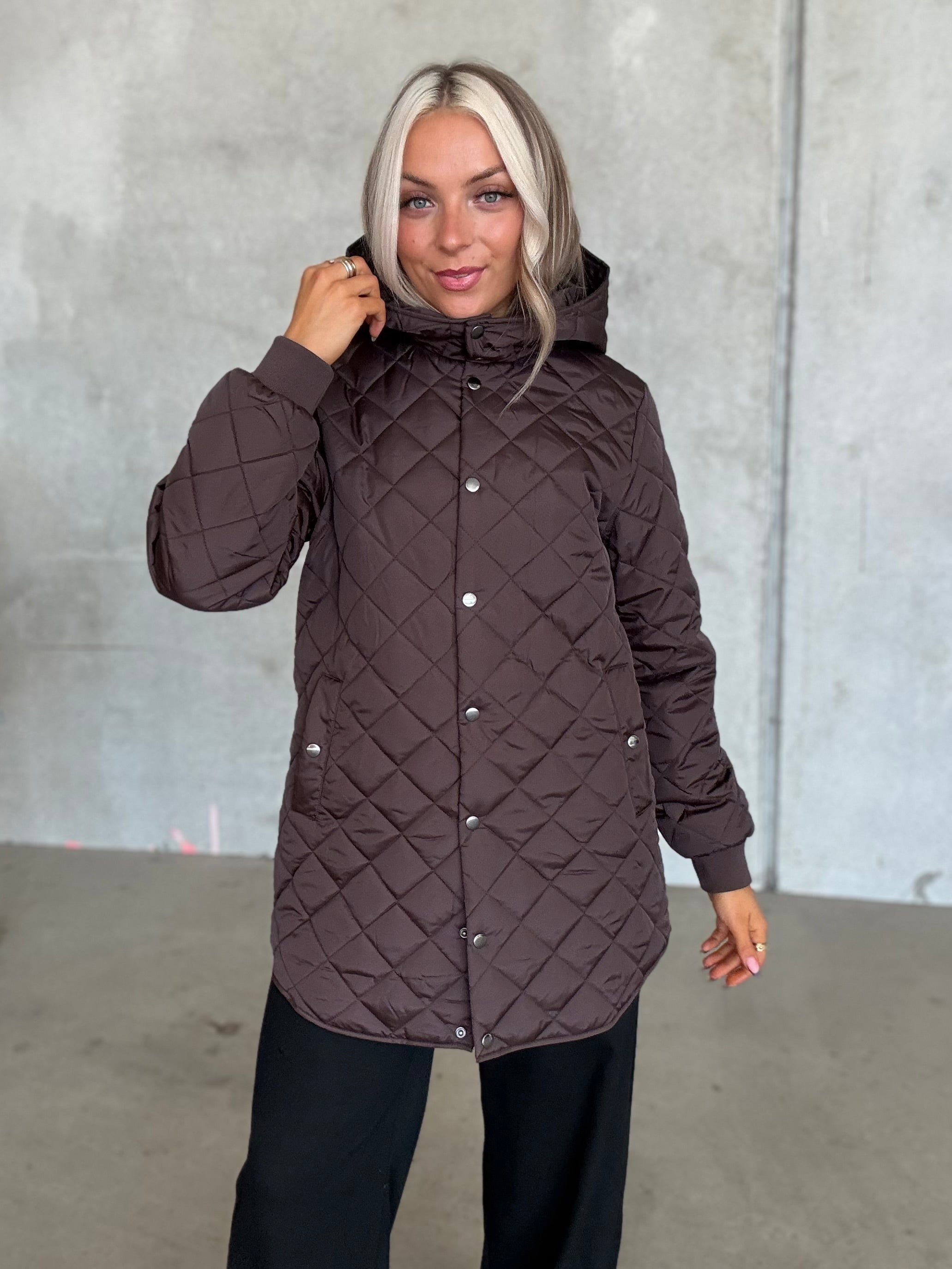 VITATE Coat - Coffee Bean